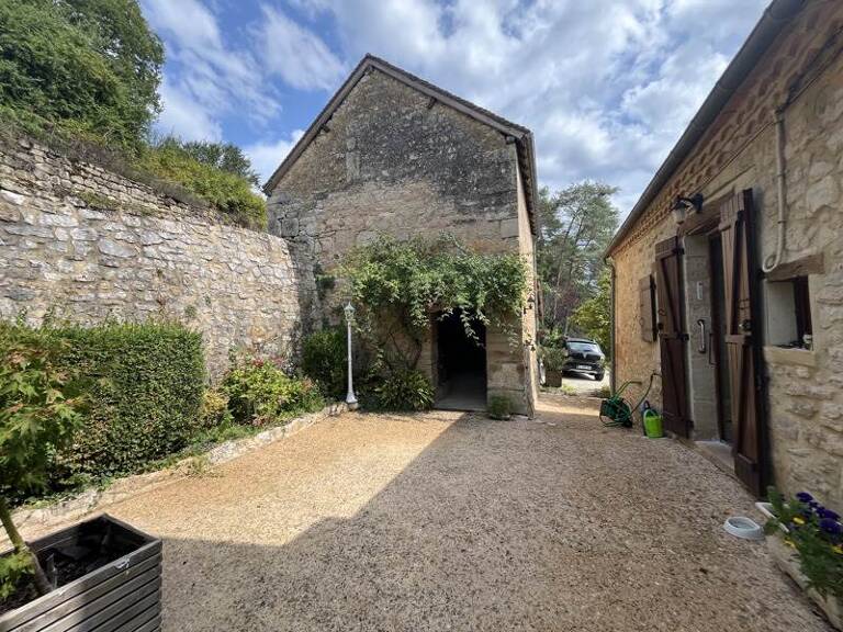 Maison en pierre de 4 pièces principales — photo 1