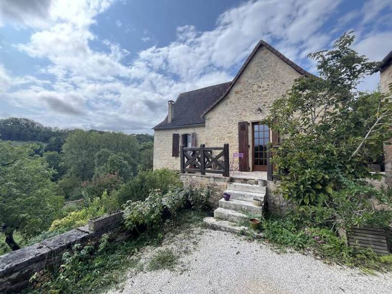 Maison en pierre de 4 pièces principales — photo 1