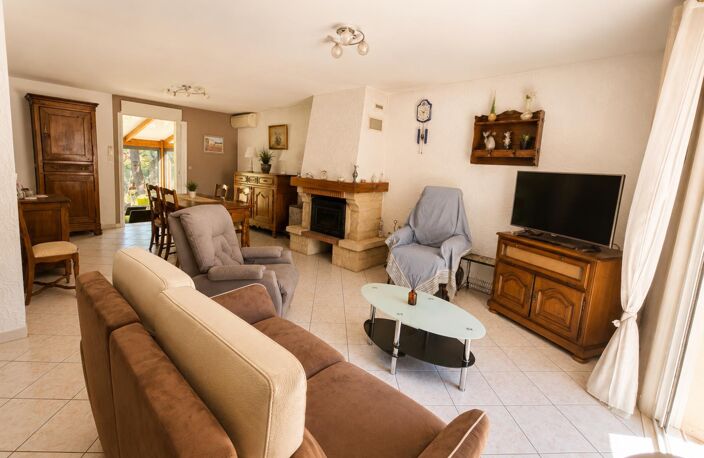 Vente maison 5 pièces 90 m² Bagnols-en-Forêt (83600) — photo 5