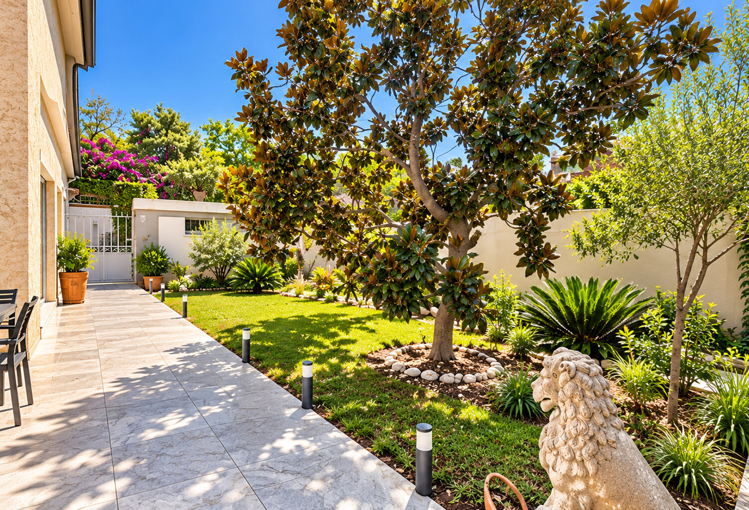 CANNES CENTRAL ENSEMBLE IMMOBILIER 288M2 GARAGES 3287 EUR/M2 — photo 1