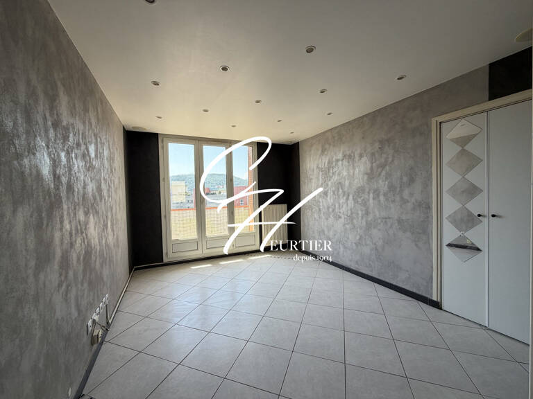 ECHIROLLES Appartement T3 DERNIER ETAGE — photo 1