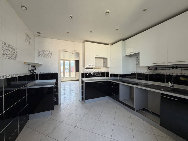 ECHIROLLES Appartement T3 DERNIER ETAGE — photo 1