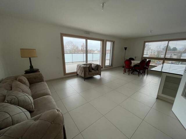 Appartement T4 meublé À Louer - 01210 FERNEY VOLTAIRE — photo du bien