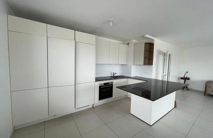 Appartement T4 meublé À Louer - 01210 FERNEY VOLTAIRE — photo 4