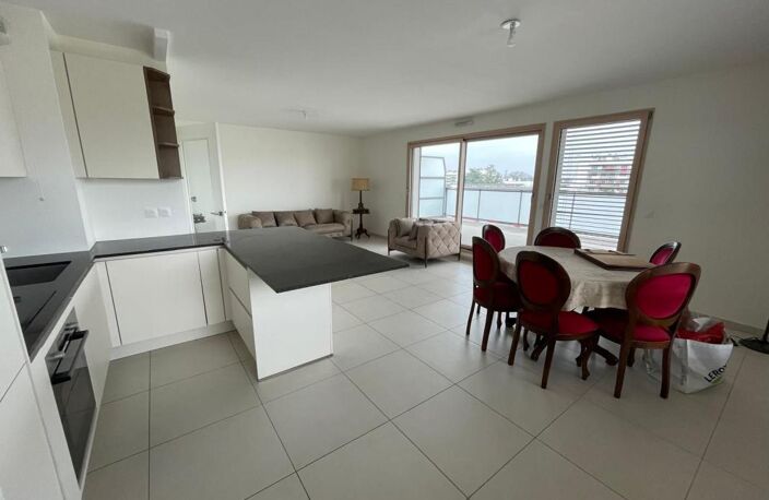 Appartement T4 meublé À Louer - 01210 FERNEY VOLTAIRE — photo 5