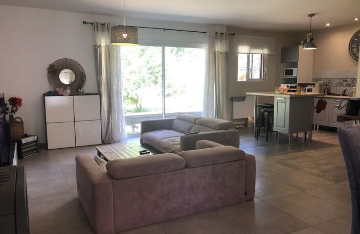 GRANDE MAISON PLAIN-PIED A GAILLAN-EN-MEDOC 3 CHAMBRES GRAND — photo 4