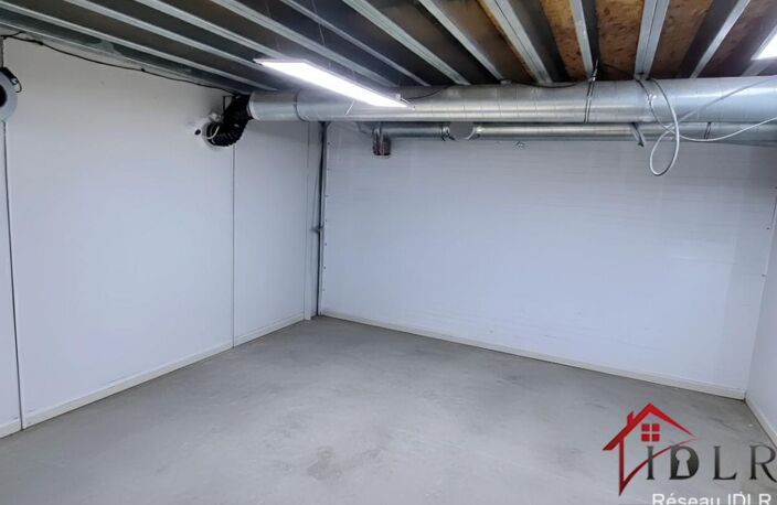 Local commercial 220 m2 La Farlède — photo 3