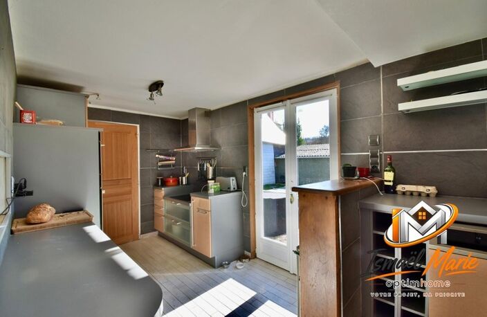 Maison à vendre à Courtonne-les-Deux-Églises – 103 m², 4 chambres, piscine chauffée et dépendance — photo 4