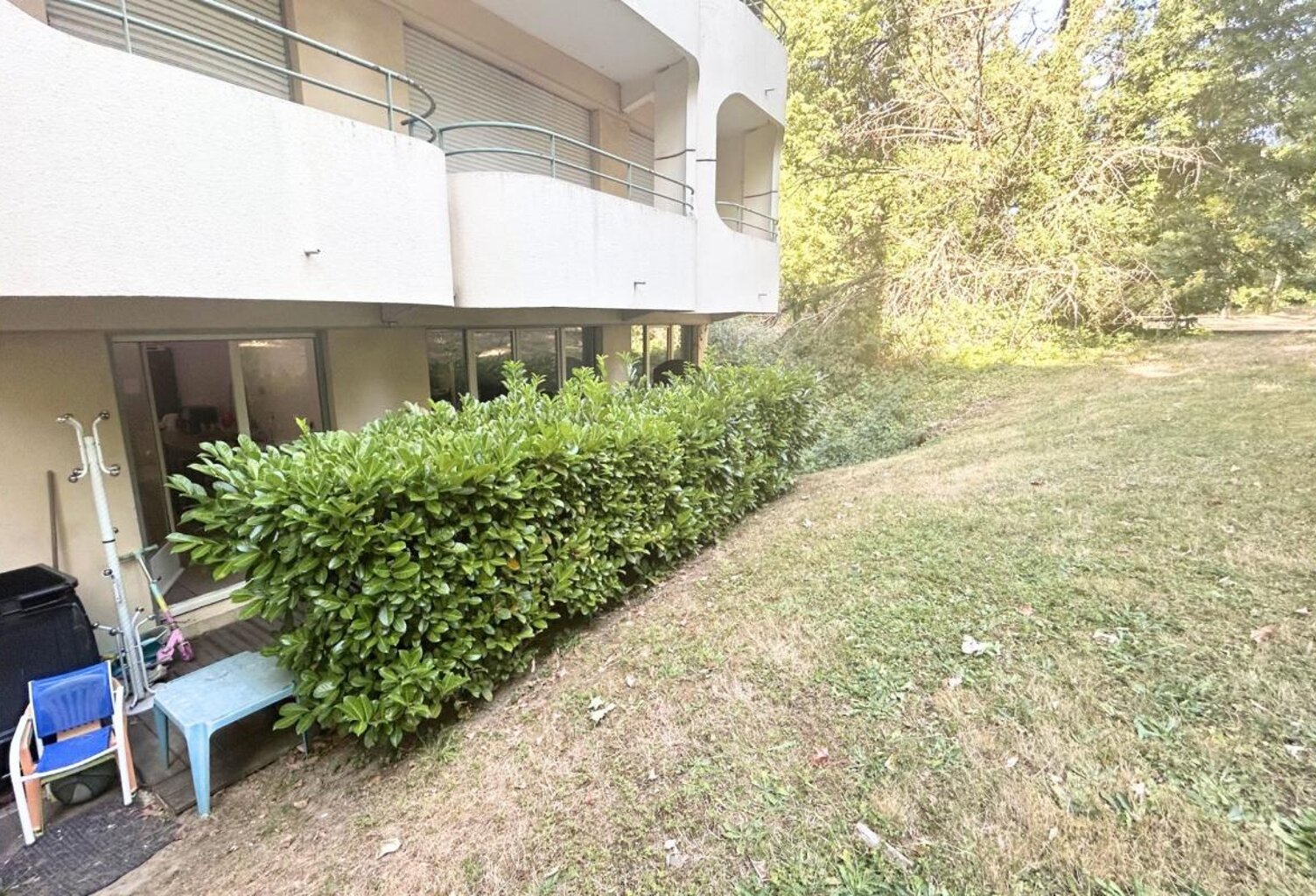 Appartement à vendre 5 pièces - Rez de jardin - CALME - PARKINGS - PROCHE DES COMMODITES — photo 1