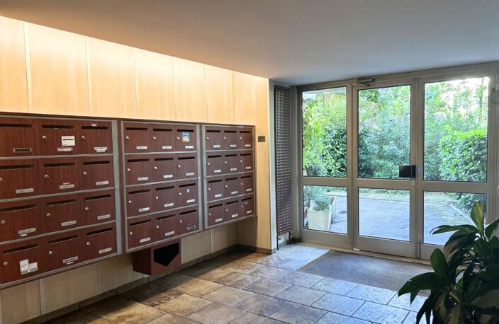 Appartement à vendre 5 pièces - Rez de jardin - CALME - PARKINGS - PROCHE DES COMMODITES — photo 3