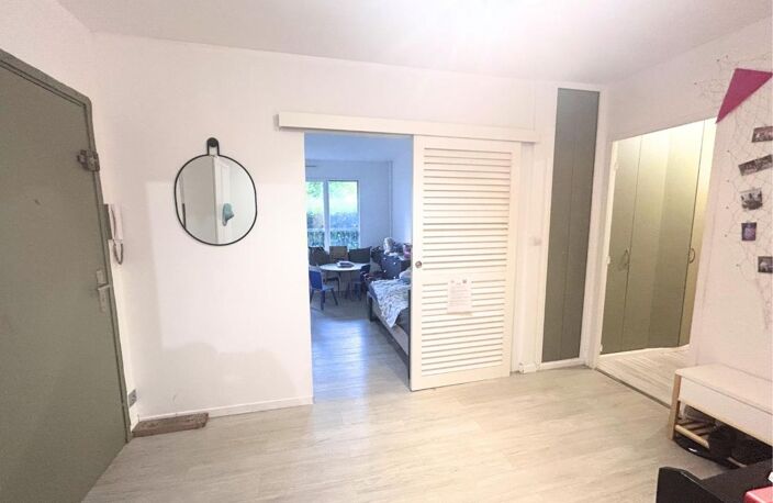 Appartement à vendre 5 pièces - Rez de jardin - CALME - PARKINGS - PROCHE DES COMMODITES — photo 4