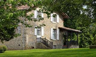 Maison 12 Pièces 231 m² à vendre à Chabanais (16150)