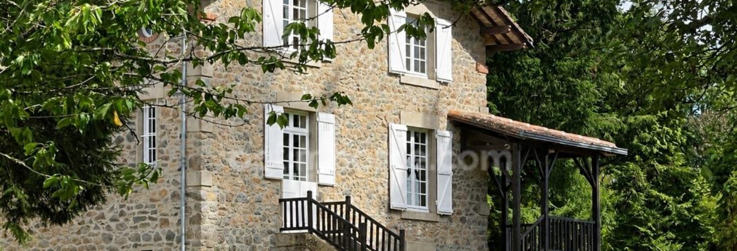 Maison 12 Pièces 231 m² à vendre à Chabanais (16150)