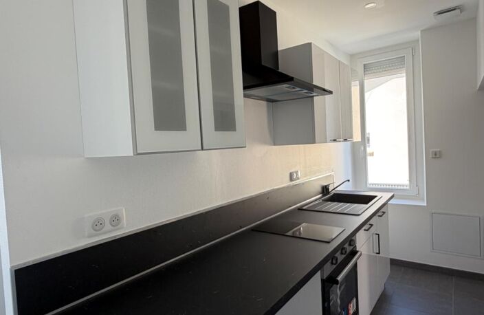 PAVILLON DE PLAIN PIED, 2 CHAMBRES, GARAGE ET JARDIN CLOS — photo 2