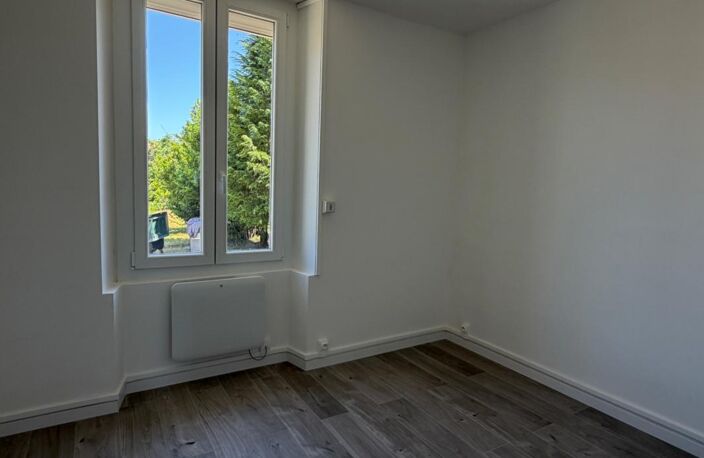 PAVILLON DE PLAIN PIED, 2 CHAMBRES, GARAGE ET JARDIN CLOS — photo 5