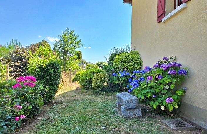 Maison à vendre 7 pièces + Garage + Jardin - Centre-Bourg ORADOUR SUR GLANE (87) — photo 4