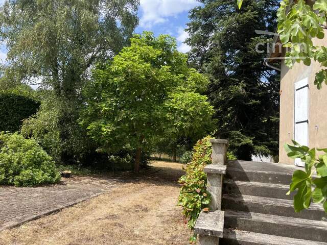 Maison familiale de 125 m² Habitables et une belle dépendance de — photo du bien