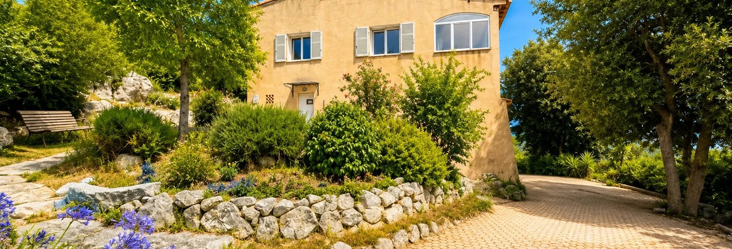 Maison 5 Pièces 140 m² à louer à La Turbie (06320)
