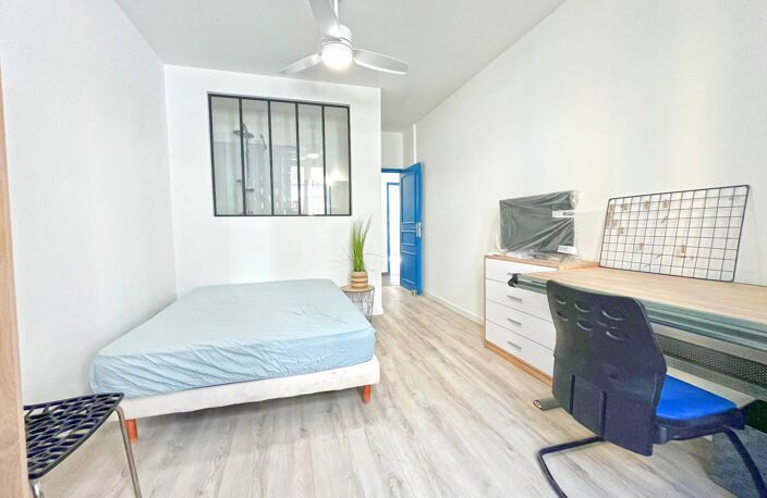 LIBERATION - 3P 62m² ENTIEREMENT REFAIT A NEUF - 320.000 euros — photo 2