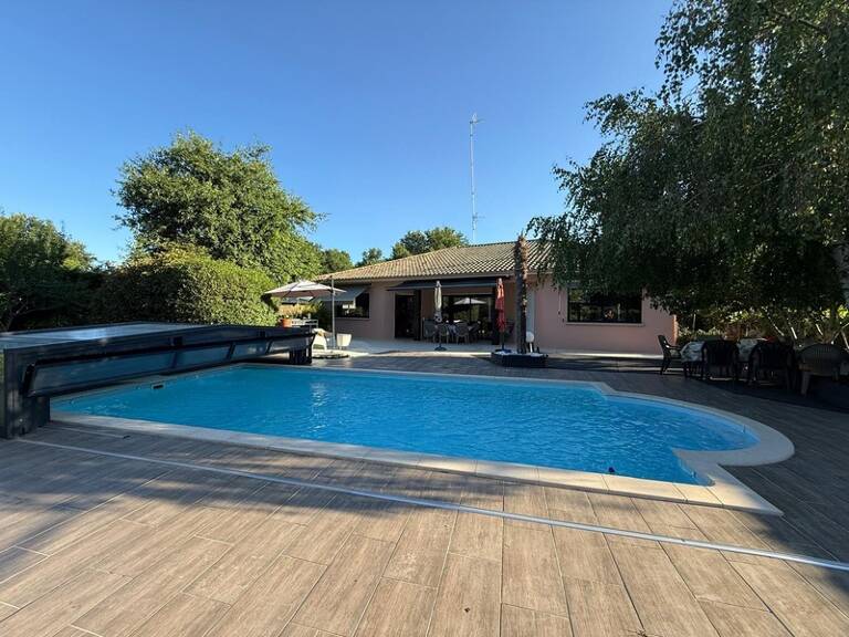 BIGANOS – Quartier recherché du VIGNEAU – Élégante propriété de 190 m² sur un magnifique terrain paysager de 2 370 m² avec piscine, dépendance et double garage — photo 1