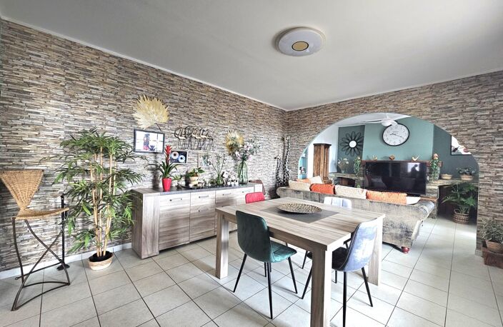 A vendre maison de 300 m2 divisées en 4 habitations, terrain 1395 m2, garage et terrain cOnstructible à MONTE (Haute Corse) — photo 2