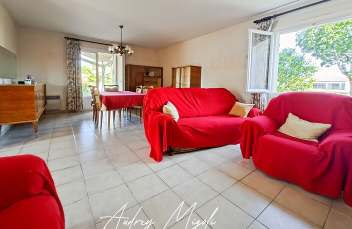 Maison de plain-pied de 90m², proche commerces, avec garage, terrain plat et clôturé — photo 4