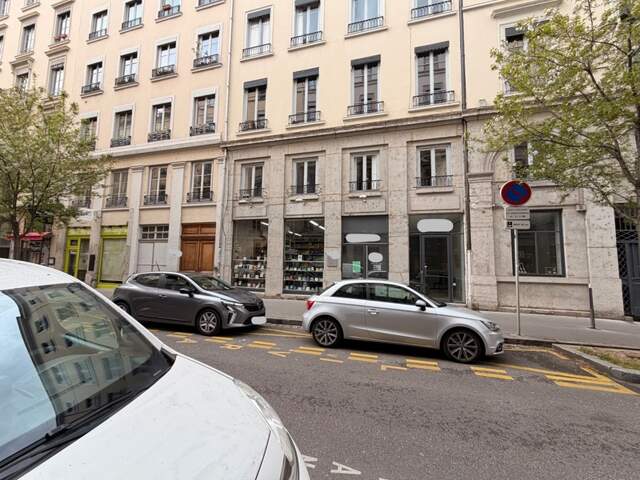 Local commercial Bail à céder  LYON 2EME (69) en exclusivité, très belle boutique de 133m2 emplacement N°1 secteur Franklin/ainay — photo du bien