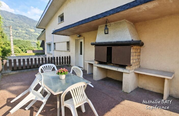 SOUS OFFRE - Rare à la vente - Spacieux appartement 158 m² – 7 pièces – 4 chambres – Terrasse, balcon, jardin – Dépendances – Ugine — photo 2