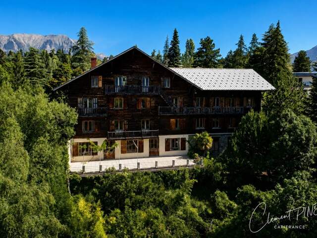 Propriété de 828m² sur 9045m² de terrain - Chorges — photo du bien