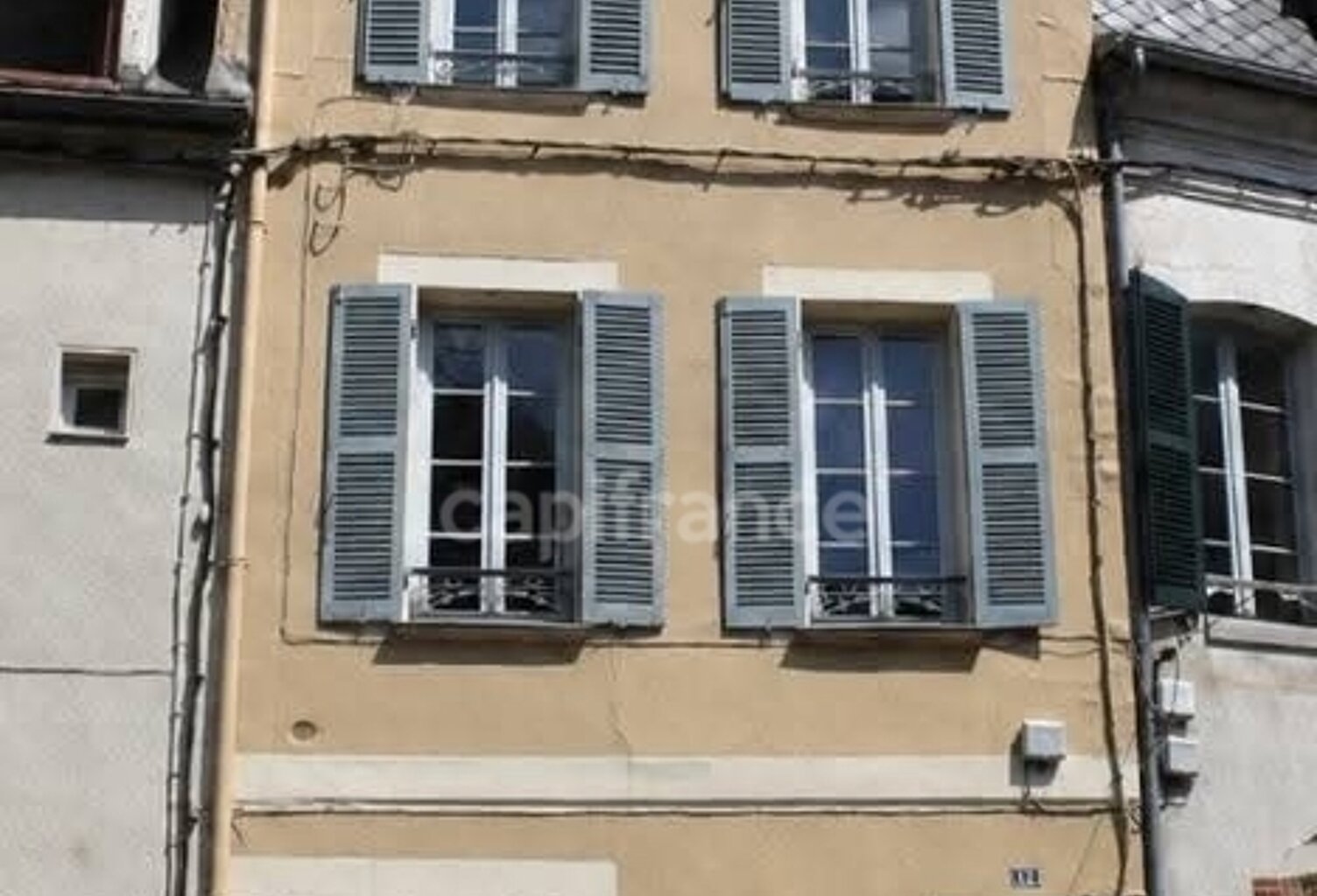 Immeuble à vendre JOIGNY (89) — photo 1