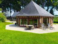 A 20 KMS de Fécamp. Ensemble immobilier comprenant 2 habitations (303 m²);1 piscine; triple garage; Terrain 5215 m² — photo 3