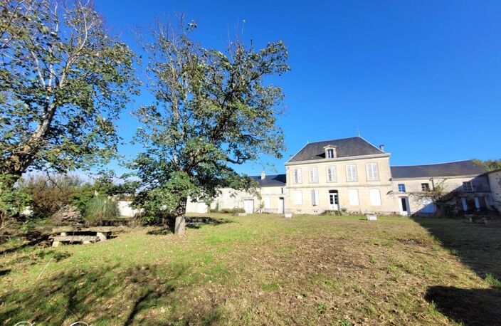 Propriété à vendre 14 pièces SAINT JEAN D'ANGELY (17) - Ancien domaine viticole, Bâti de 940 m2, Maison de maître, Dépendances — photo 3