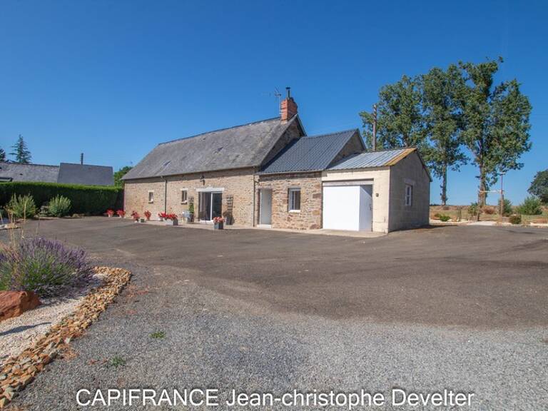 Maison à vendre 3 chambres proche de GORRON (53) sur terrain de 7500 m2 — photo 1