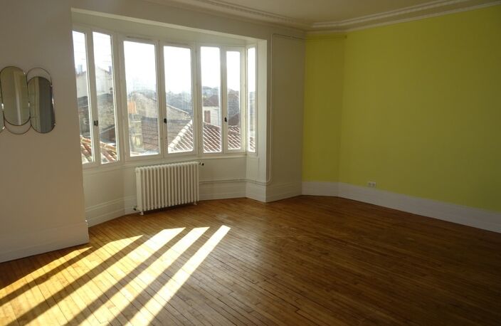 Appartement à vendre 4 pièces ANGOULEME (16) — photo 2