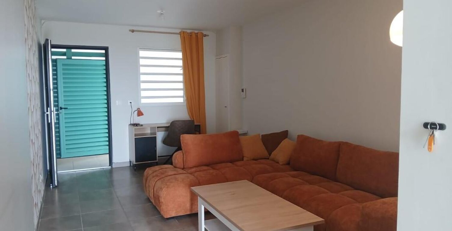 Appartement T3 meublé à louer à Etang Z'Abricot — photo 1