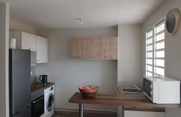 Appartement T3 meublé à louer à Etang Z'Abricot — photo 2