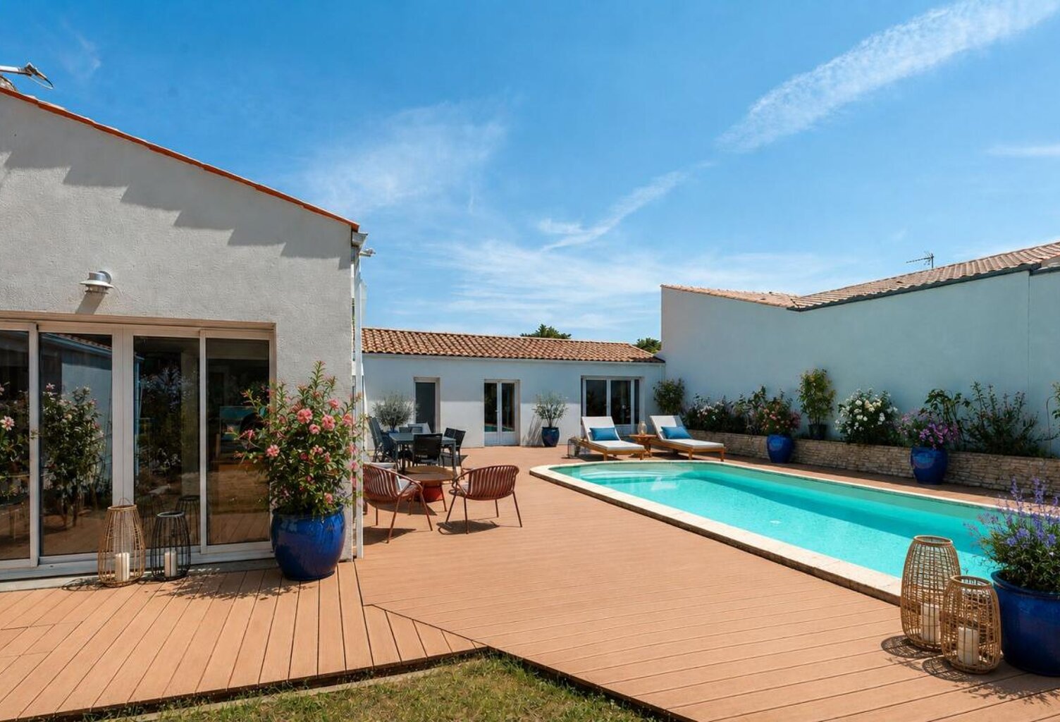 Nieul sur Mer - Maison plain-pied 153 m² - 5 chambres - garage - piscine — photo 1