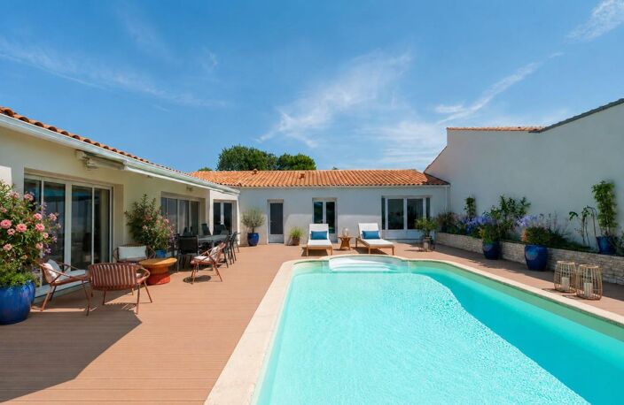 Nieul sur Mer - Maison plain-pied 153 m² - 5 chambres - garage - piscine — photo 2