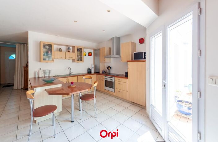 Nieul sur Mer - Maison plain-pied 153 m² - 5 chambres - garage - piscine — photo 4