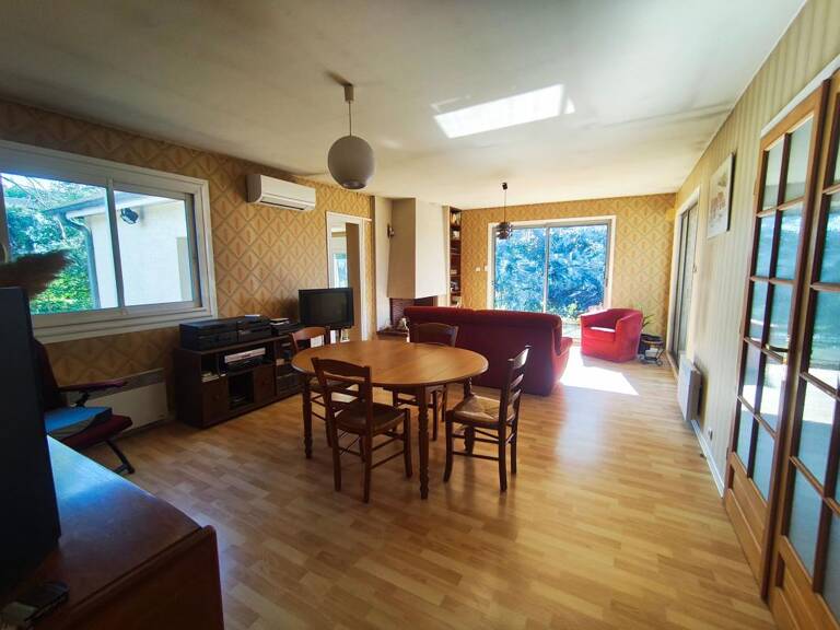 Saint-Germain-au-Mont-d'Or – Maison de plain-pied avec vue sur sous-sol complet — photo 1