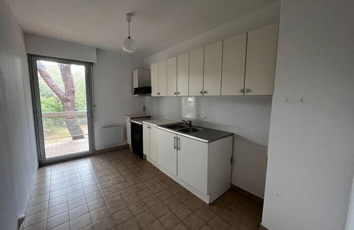 Appartement Nimes 3 pièce(s) 73.25 m2 — photo 2