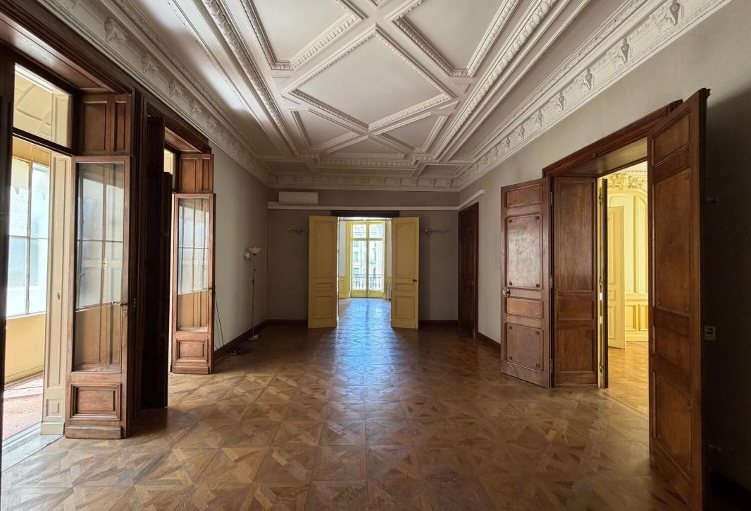 En exclusivité chez Orpi Vie&Logis - Appartement de prestige 220 m2 en plein coeur de la ville — photo 1