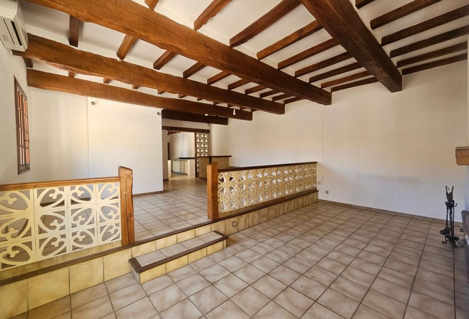 Frontignan – Belle maison familiale de 146 m² avec garage, cave et jardin — photo 1