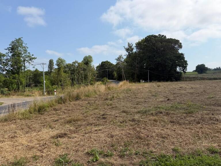 Terrain de 1050 m² avec accès au tout à l'égout — photo 1