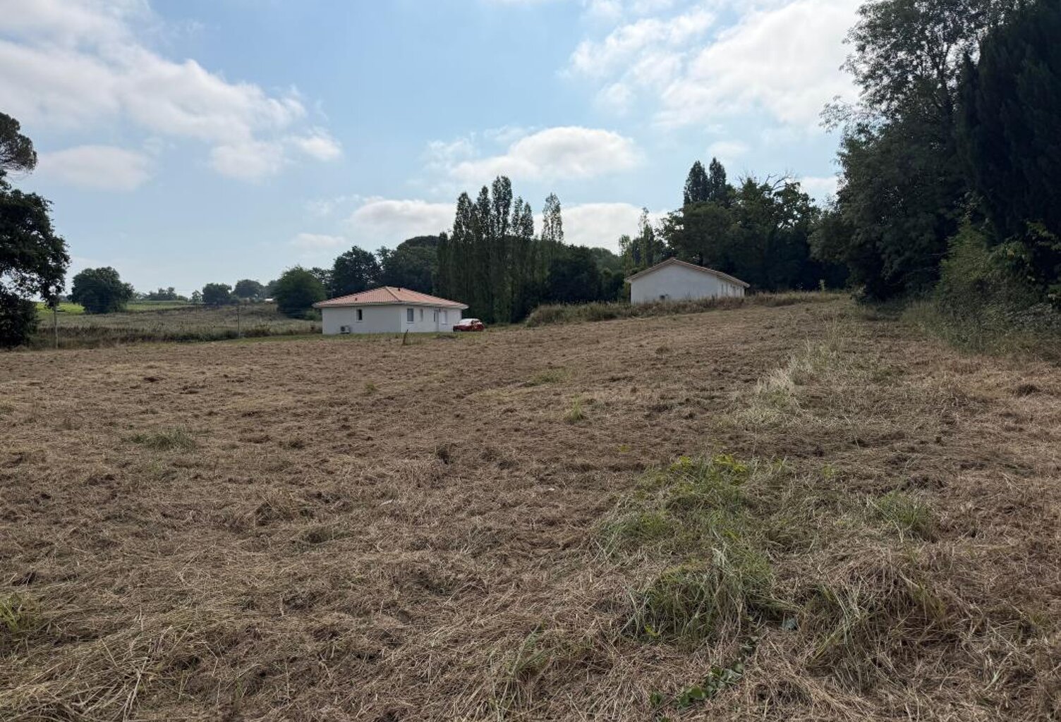 Terrain de 819 m² avec accès au tout à l'égout — photo 1
