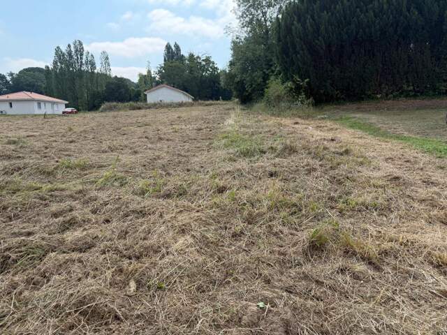 Terrain de 987 m² avec accès au tout à l'égout — photo du bien