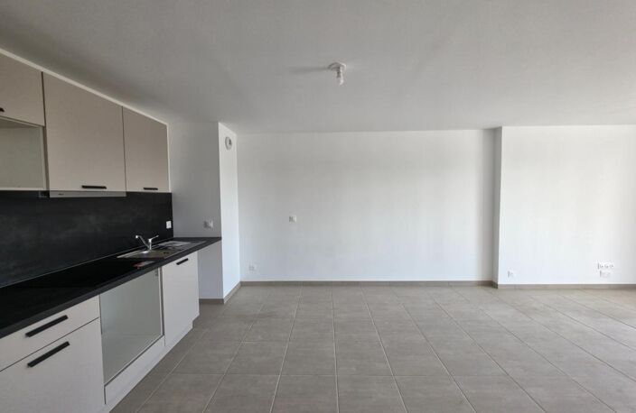 Appartement NEUF avec terrasse, port et restaurants à pied — photo 3