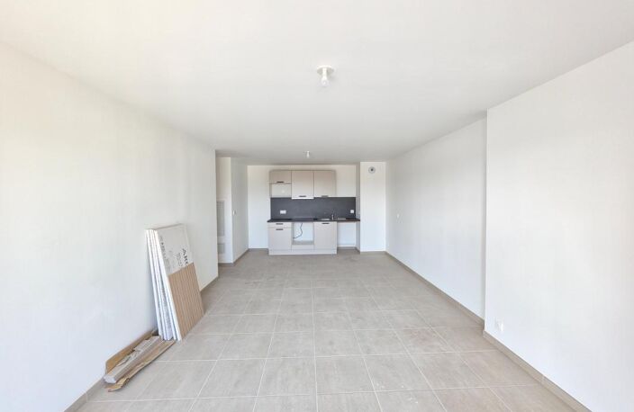 Appartement NEUF avec terrasse, port et restaurants à pied — photo 4