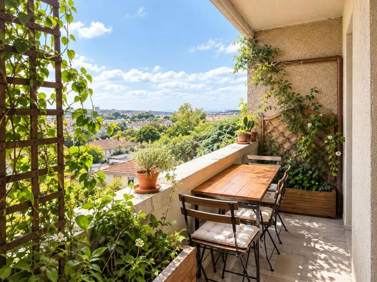 CÔTE PAVÉE - Appartement avec Balcon, Parking et Cave — photo 1