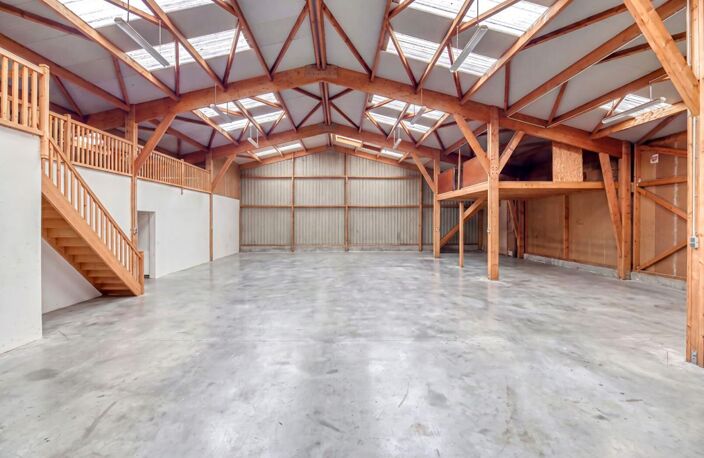 Secteur Valmont :Garage  Entrepôt Atelier + pièces de vie sur 480  m2 au sol — photo 2